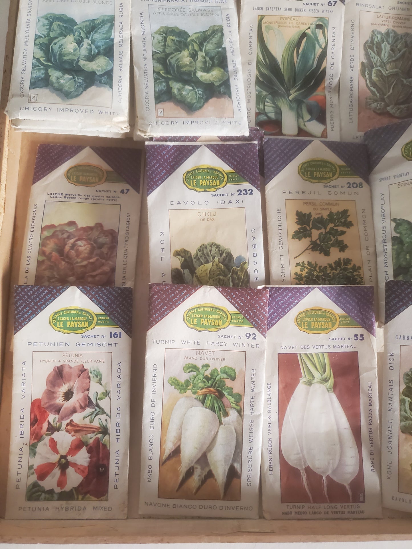 45 Sachets anciens de graines de légumes marque "Le Paysan"