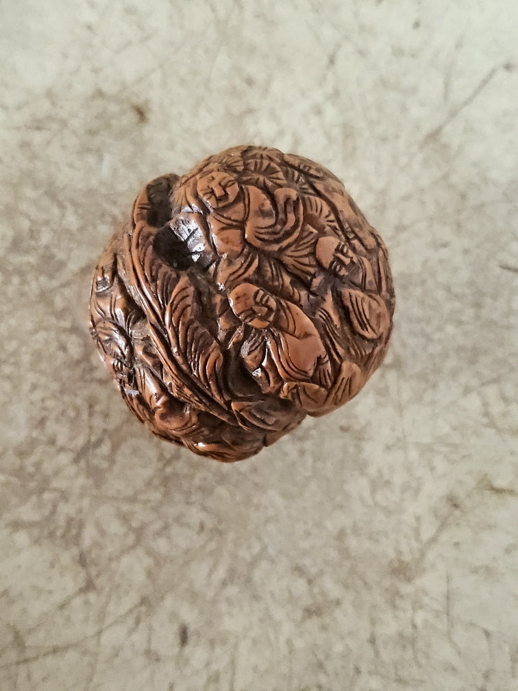 Noix amulette sculptée chinoise