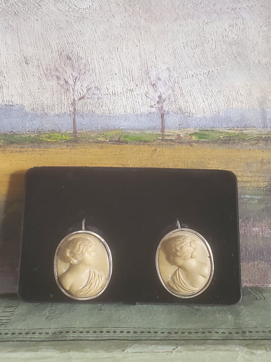 Paire de Boucles d'oreilles camées