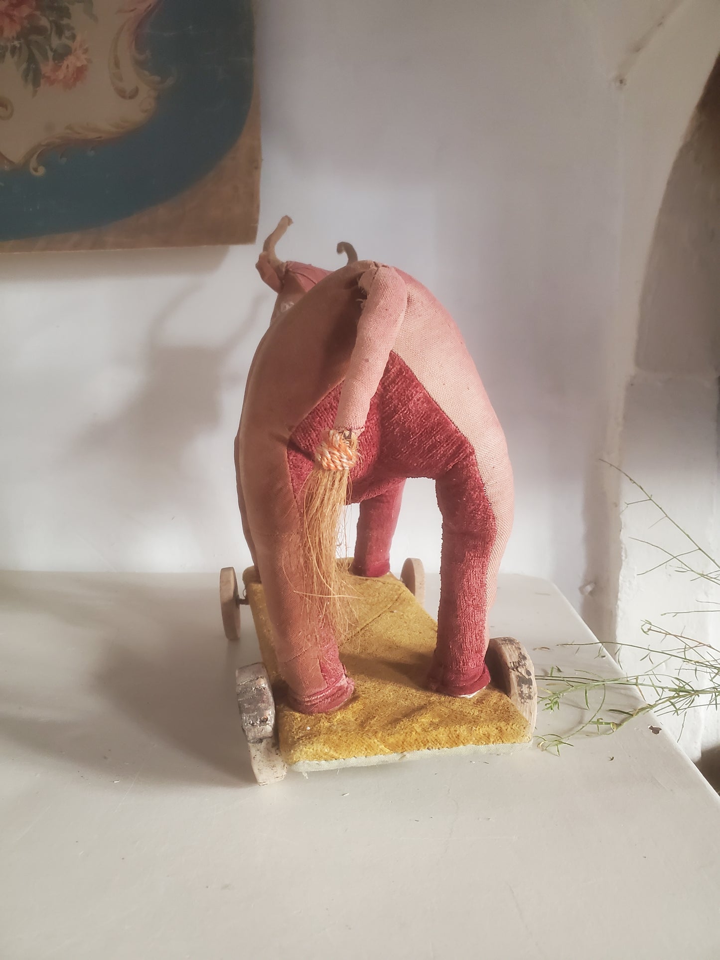 Unique jouet vache sur roulettes