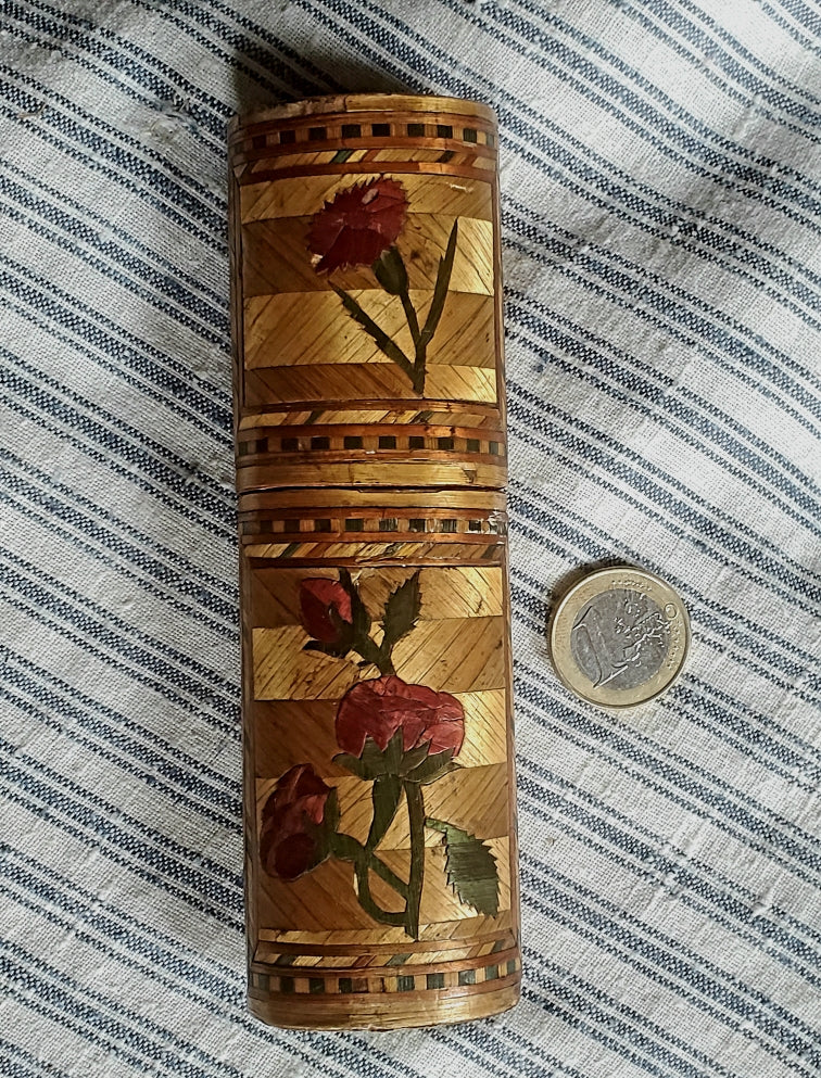 Etui en marqueterie de paille