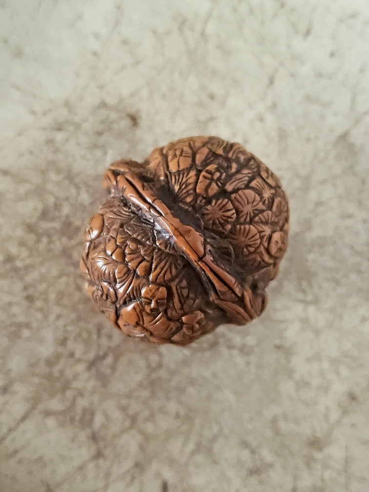 Noix amulette sculptée chinoise